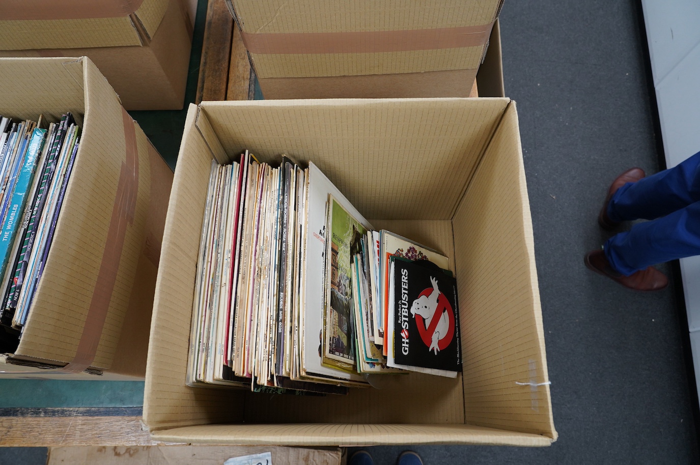 Forty LP pop and classical record albums and a small number of 7” singles, artists include; Fairport Convention, Pink Floyd, the Beatles, ABBA, Dvorak, Handel, Mozart, Mendelssohn, Rimsky Korsakov, etc. Condition - poor
